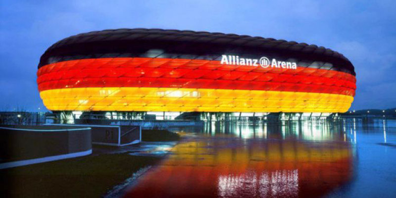 Top 3 sân vận động đẹp nhất thế giới là Allianz Arena có thể chuyển màu 