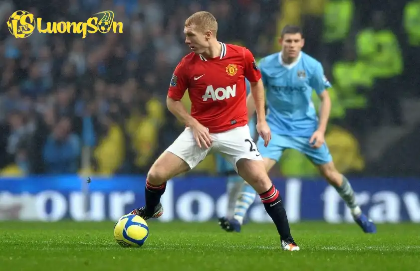 Paul Scholes là một trong những tiền vệ hay nhất thế giới thời còn thi đấu.