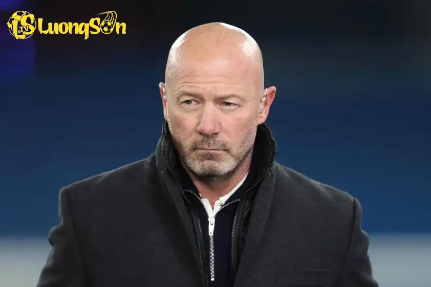 Alan Shearer đã lên tiếng chỉ trích hàng phòng ngự của Barcelona.