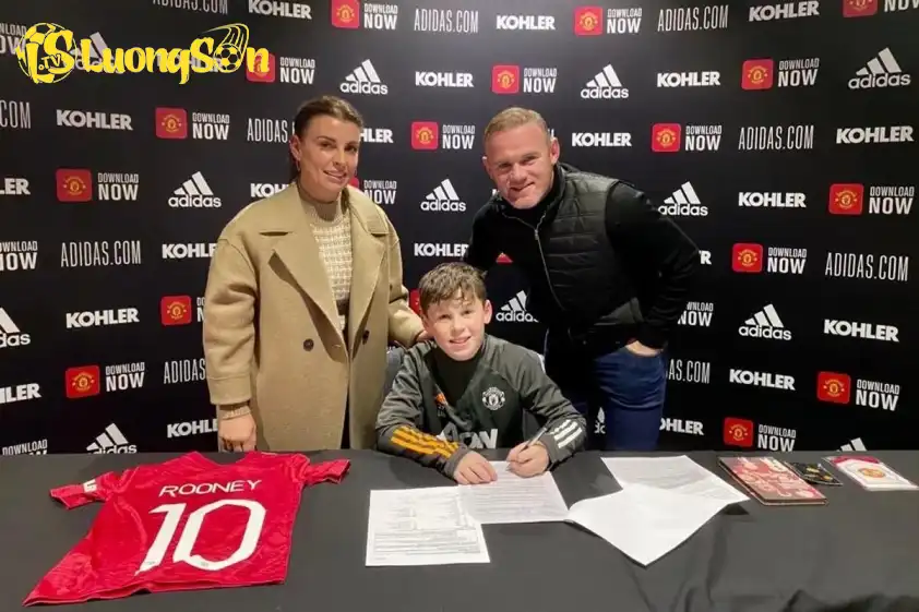 Kai Rooney gia nhập học viện bóng đá của Man United lúc 11 tuổi. (Ảnh: Manchester United)